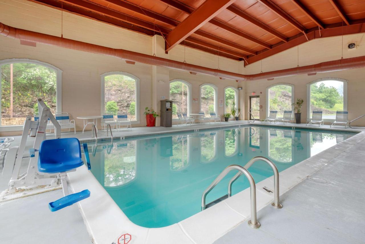 Best Western Plus Poconos Tannersville Exterior photo