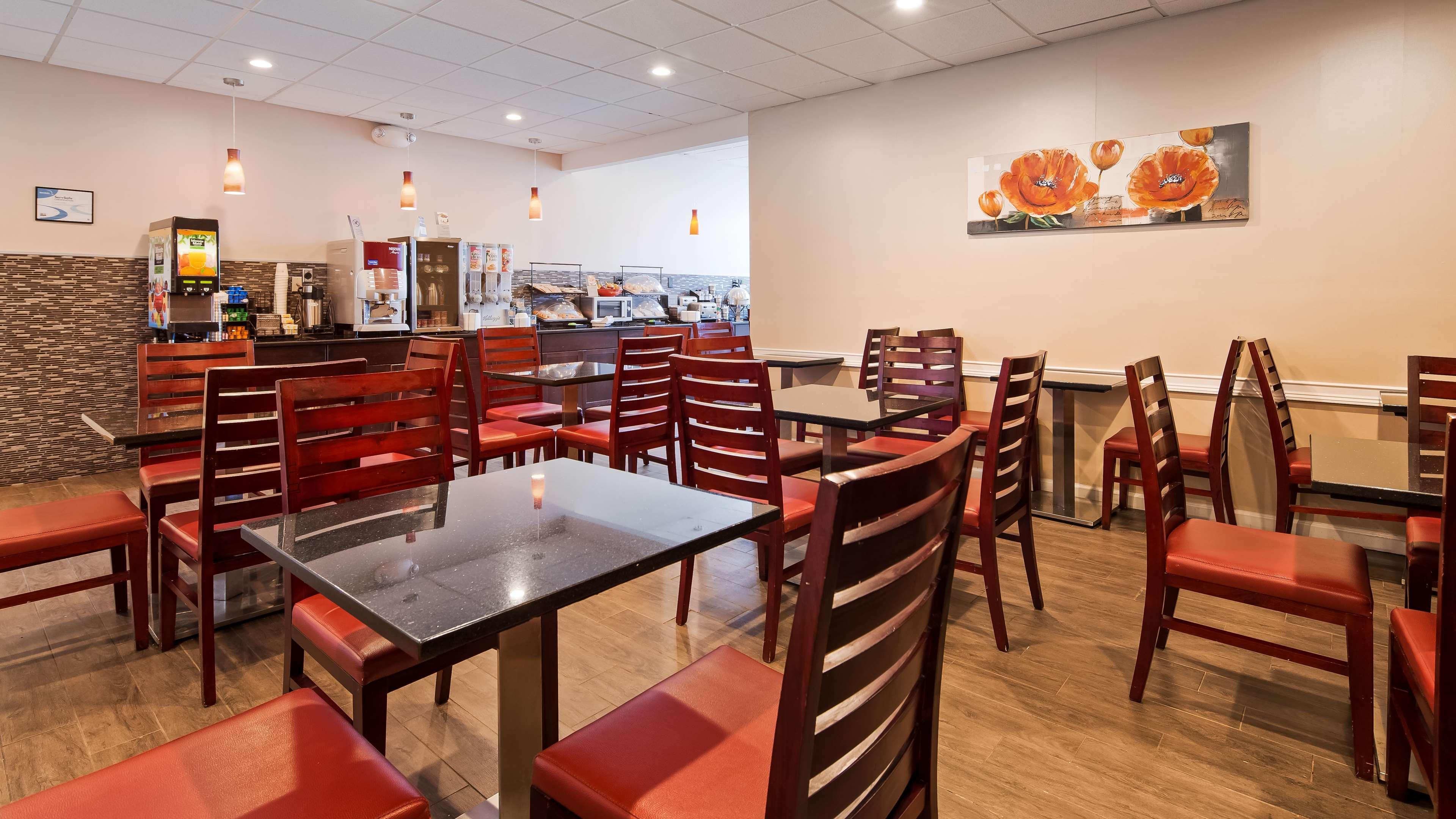 Best Western Plus Poconos Tannersville Exterior photo