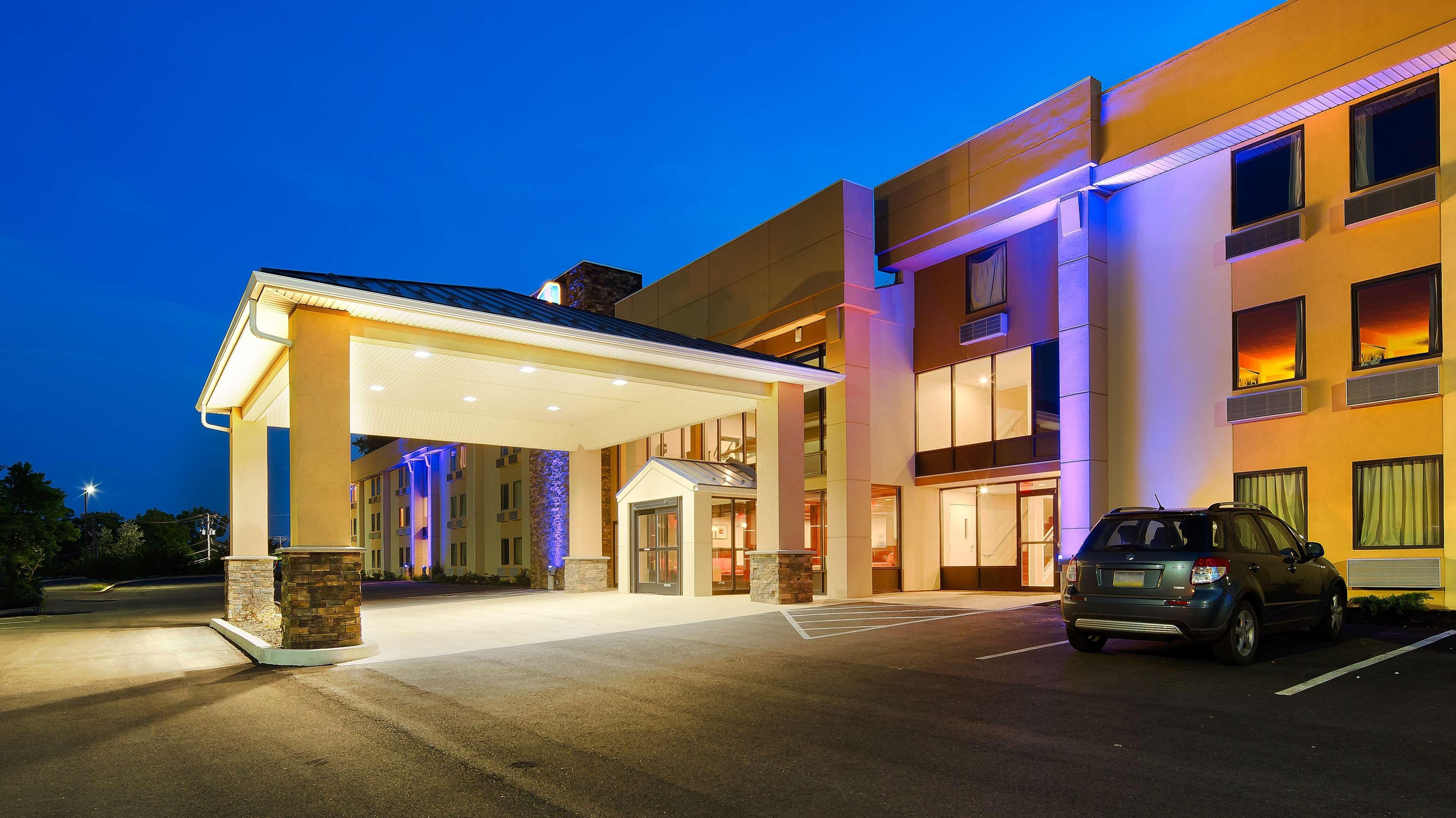 Best Western Plus Poconos Tannersville Exterior photo