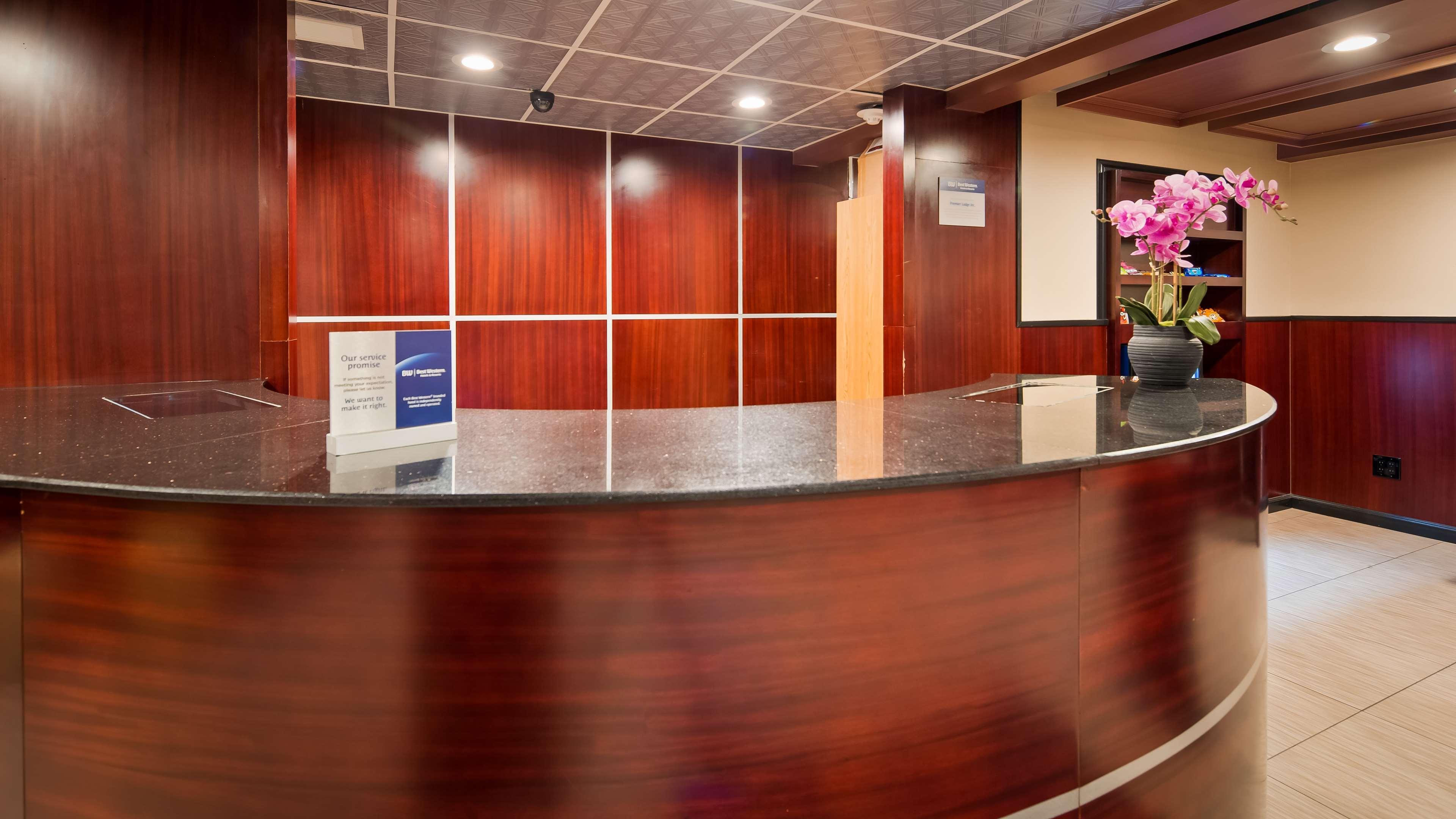 Best Western Plus Poconos Tannersville Exterior photo