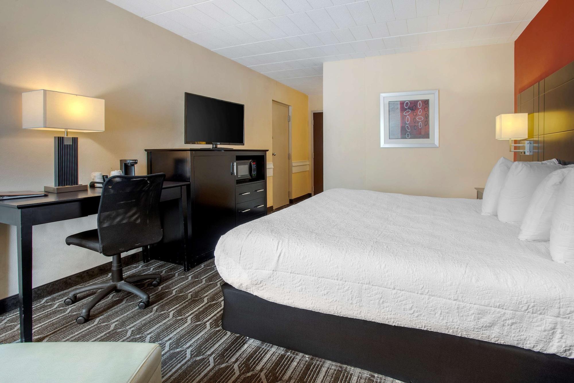 Best Western Plus Poconos Tannersville Exterior photo