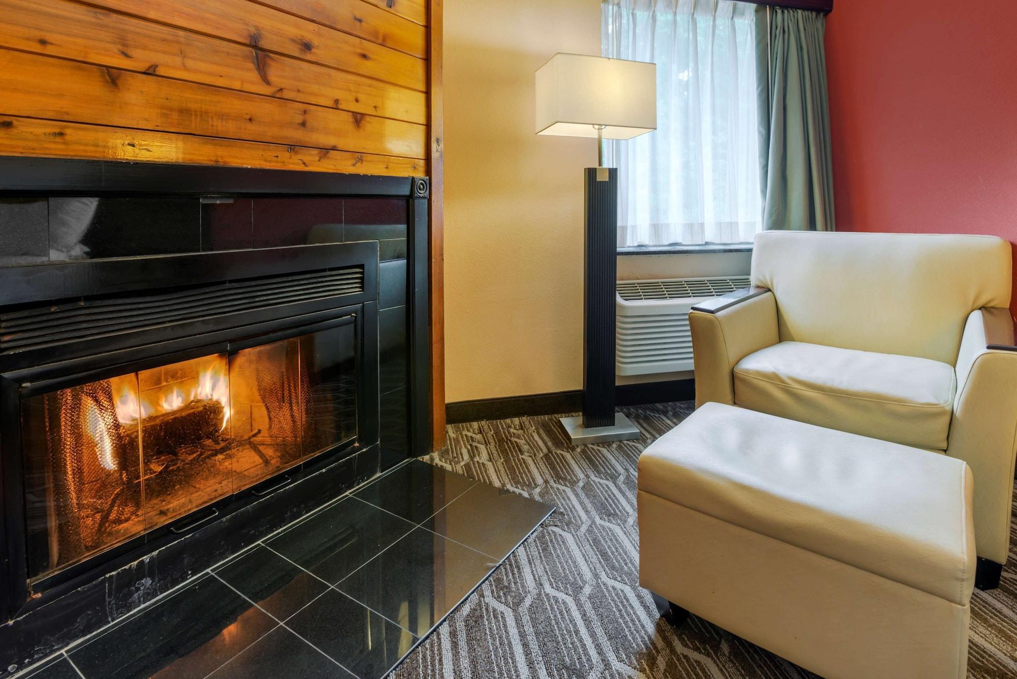 Best Western Plus Poconos Tannersville Exterior photo